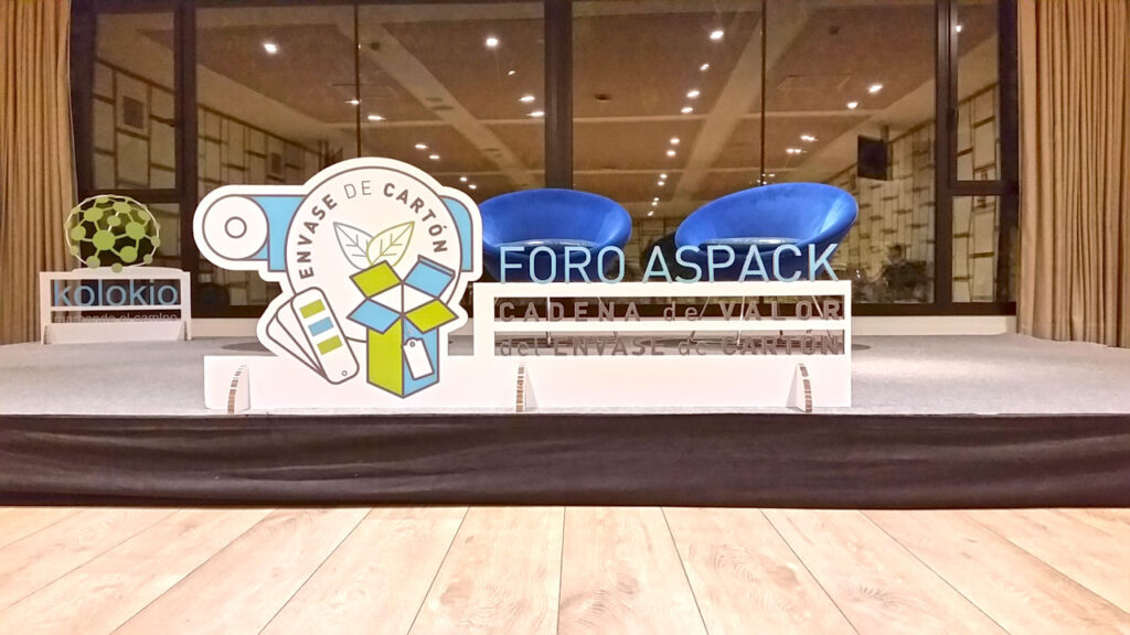 El Foro de Aspack estrena formato y triplica su afluencia habitual